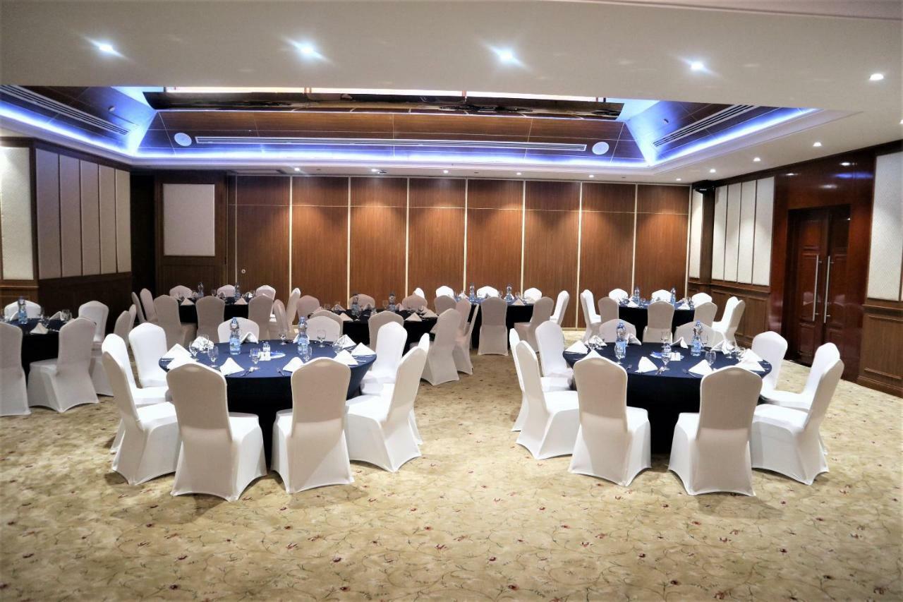 Golden Tulip Headington Hotel Muscat Luaran gambar